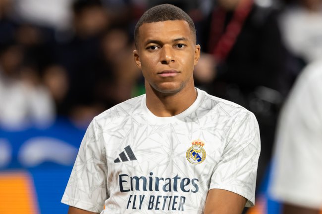 EPL: Mbappe names three teams that could win title this season