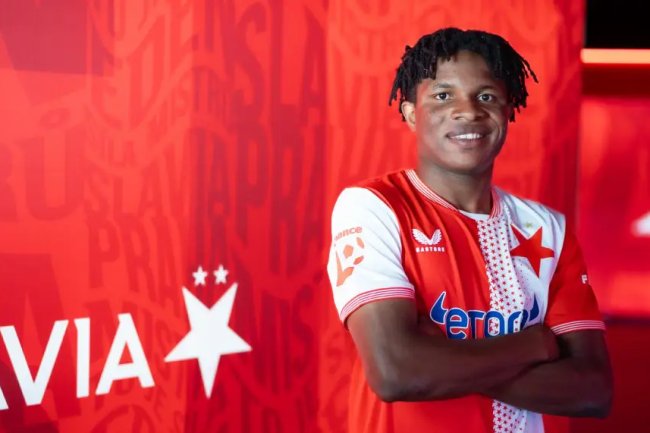 Transfer: Nigerian defender joins Czech club, Slavia Prague