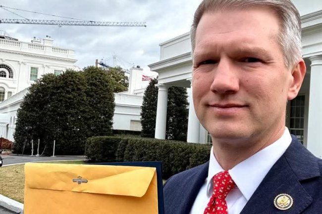 Christian genocide: US lawmaker presents report to Trump